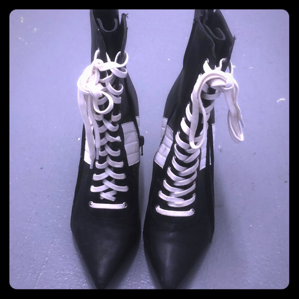 Women’s tie up booties